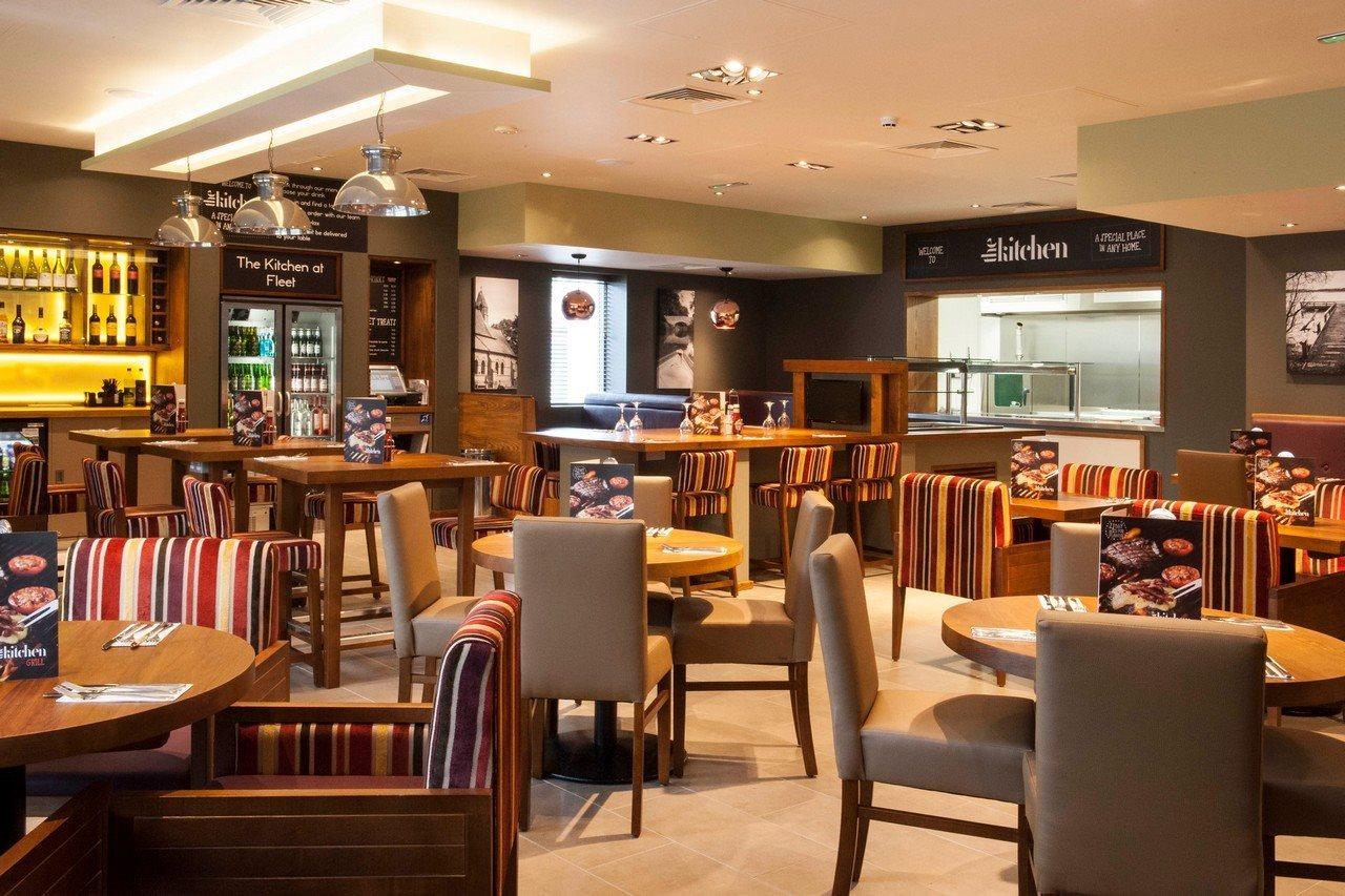 Premier Inn Fleet Bagian luar foto